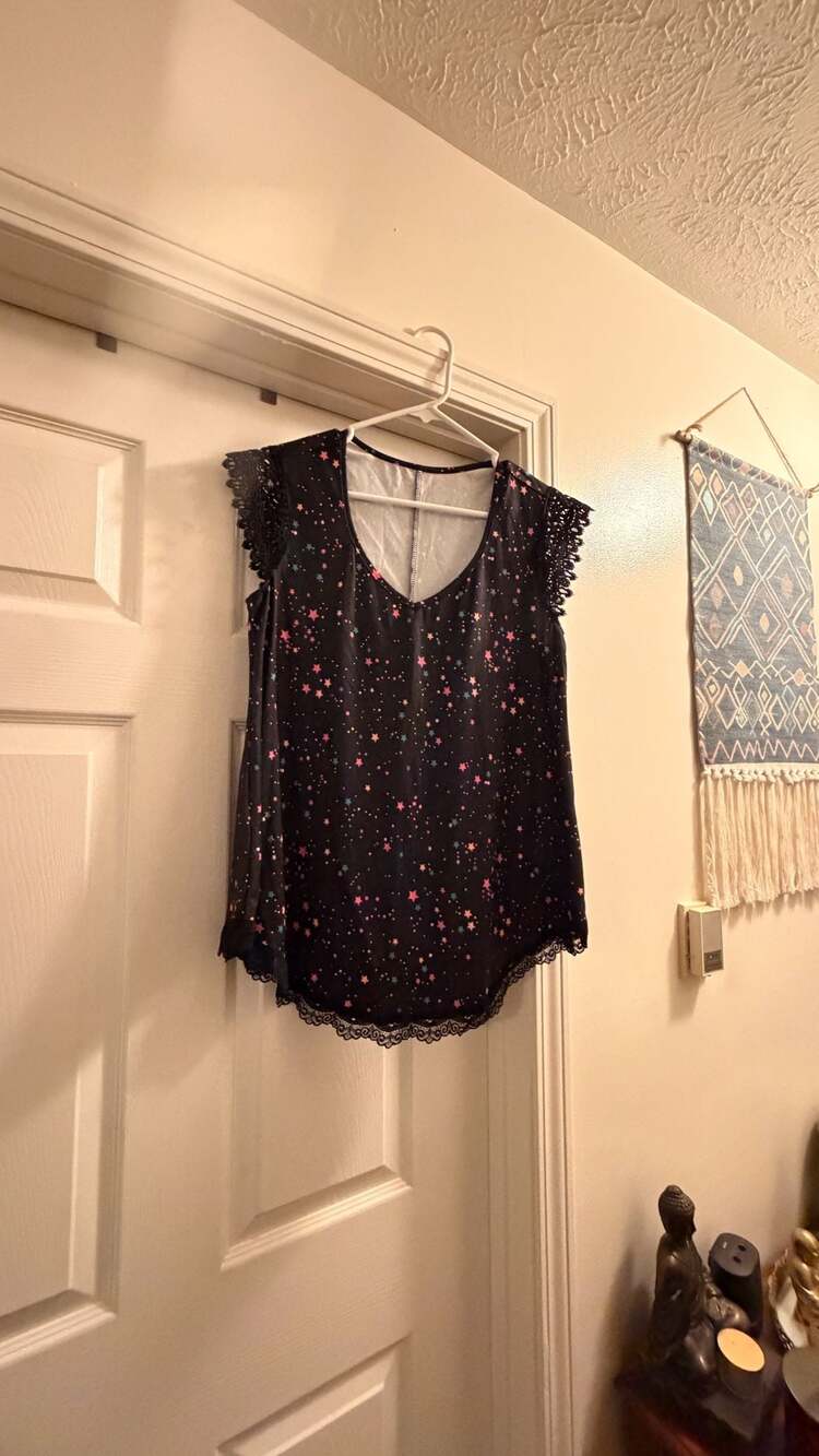 Star Print Sleeveless Top with Lace Trim Size M
